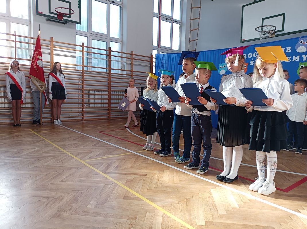 pasowanie uczniów klasy pierwszej