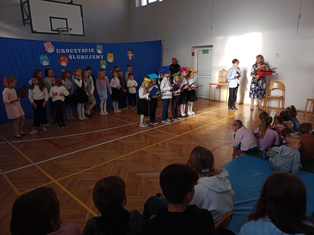 pasowanie uczniów klasy pierwszej