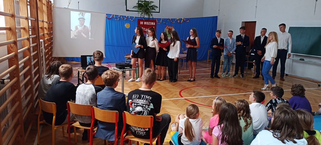 Pożegnanie absolwentów - apel