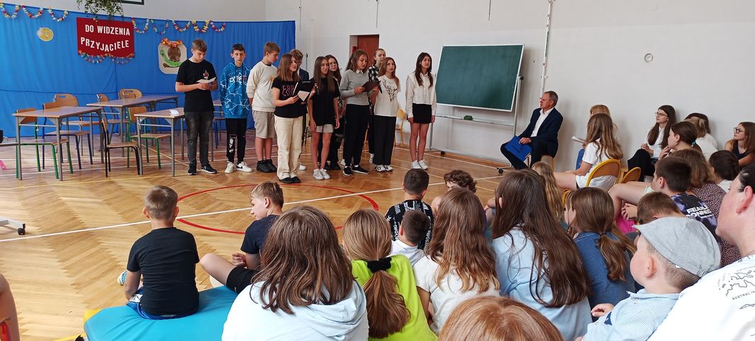 Pożegnanie absolwentów - apel
