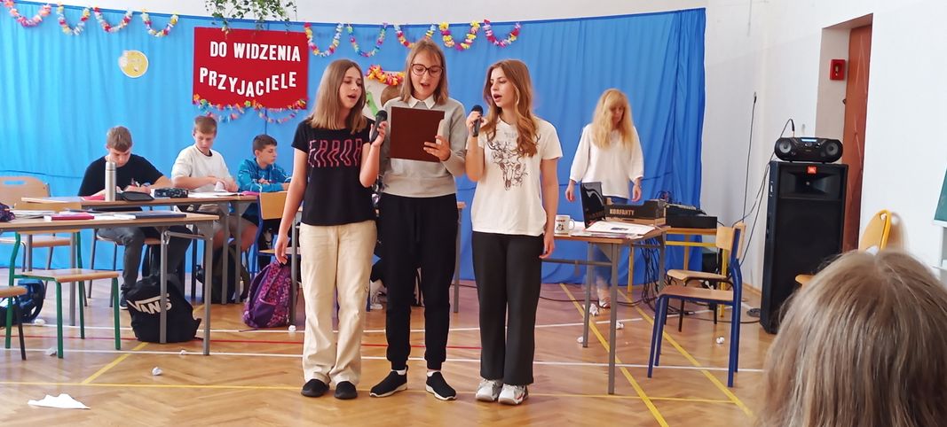 Pożegnanie absolwentów - apel