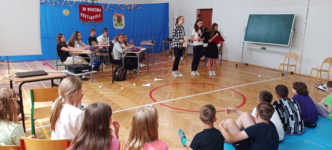 Pożegnanie absolwentów - apel
