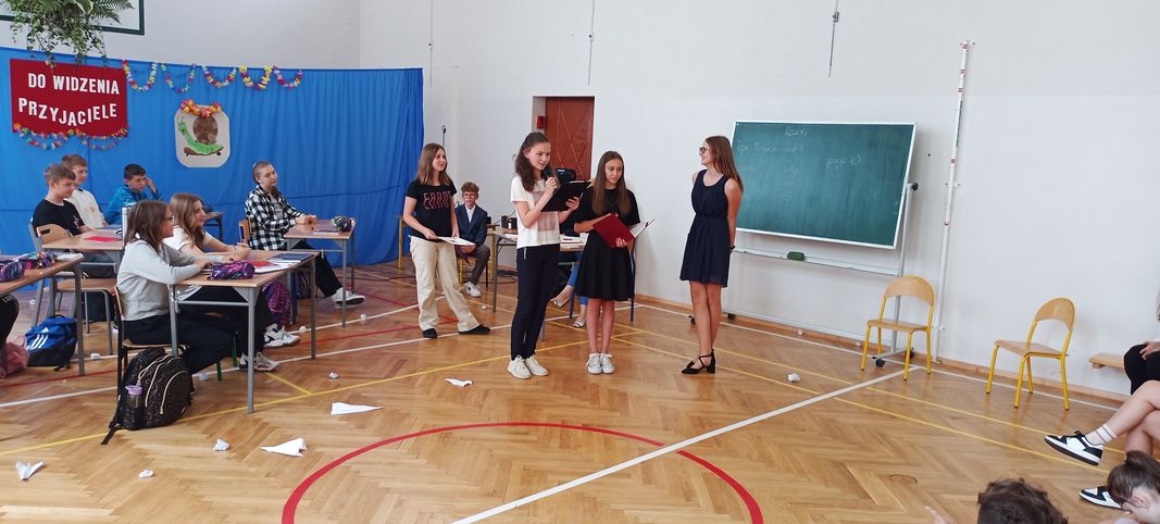 Pożegnanie absolwentów - apel