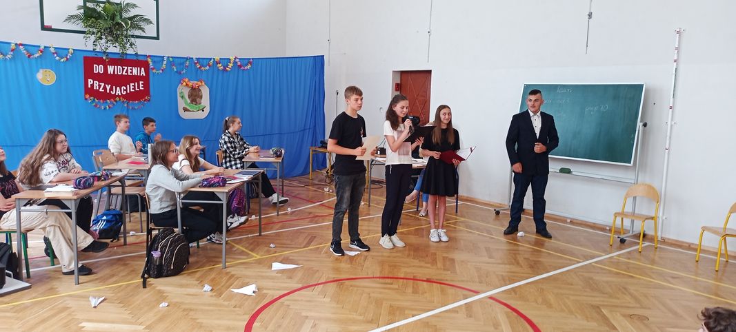 Pożegnanie absolwentów - apel